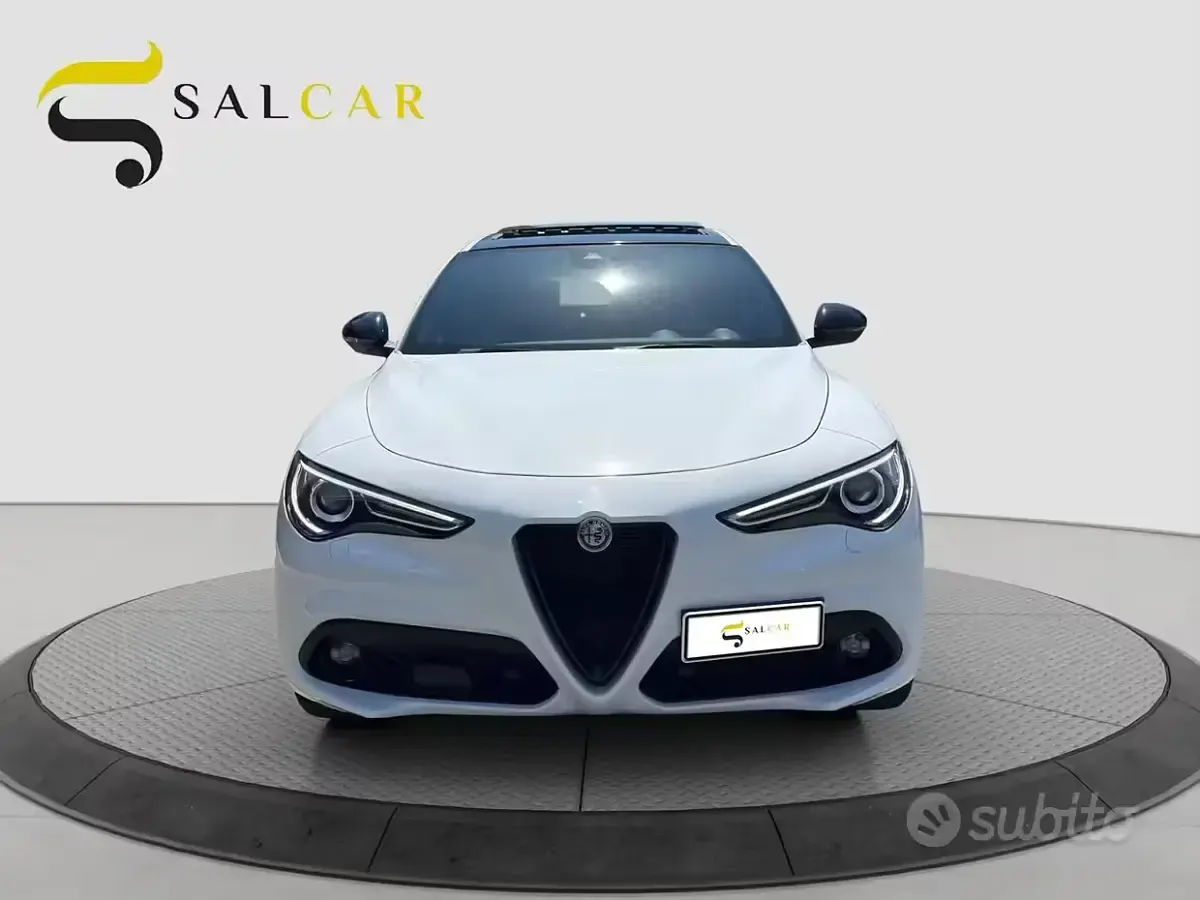 Usata Alfa Romeo Stelvio Veloce 209 CV (153 kW) 2022 Bianco SUV
