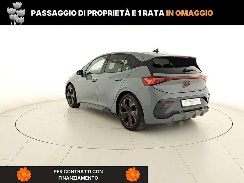 Usata Cupra Born 69 kW (95 CV) 2023 Grigio vapore Utilitaria