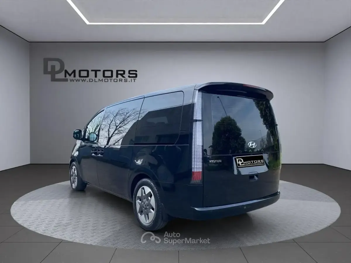 Usata Hyundai Staria 177 CV (130 kW) 2023 Nero Monovolume