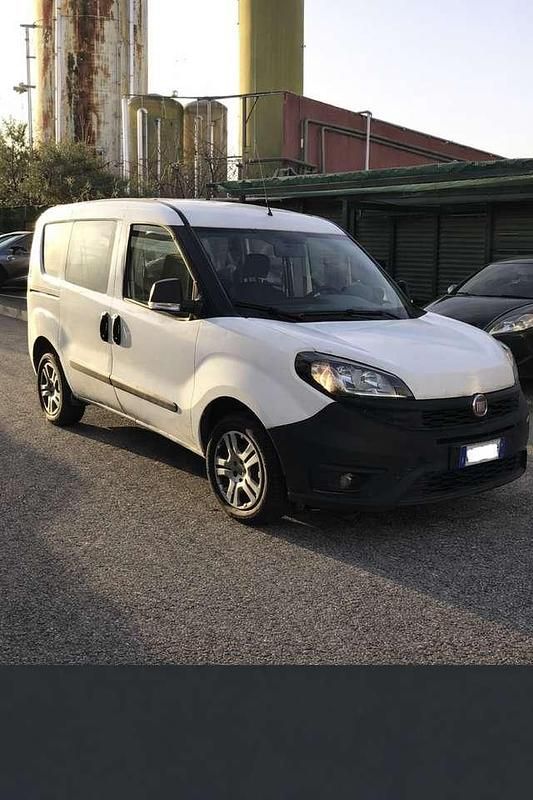 Usata Fiat Doblò Easy 95 CV (69 kW) 2015 Other Monovolume