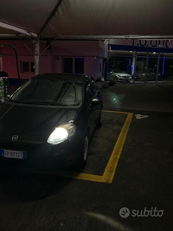 Nero Usata 2018 Fiat Punto Active Due volumi | 5500 € (Ottimo prezzo) - Immagine 1/4
