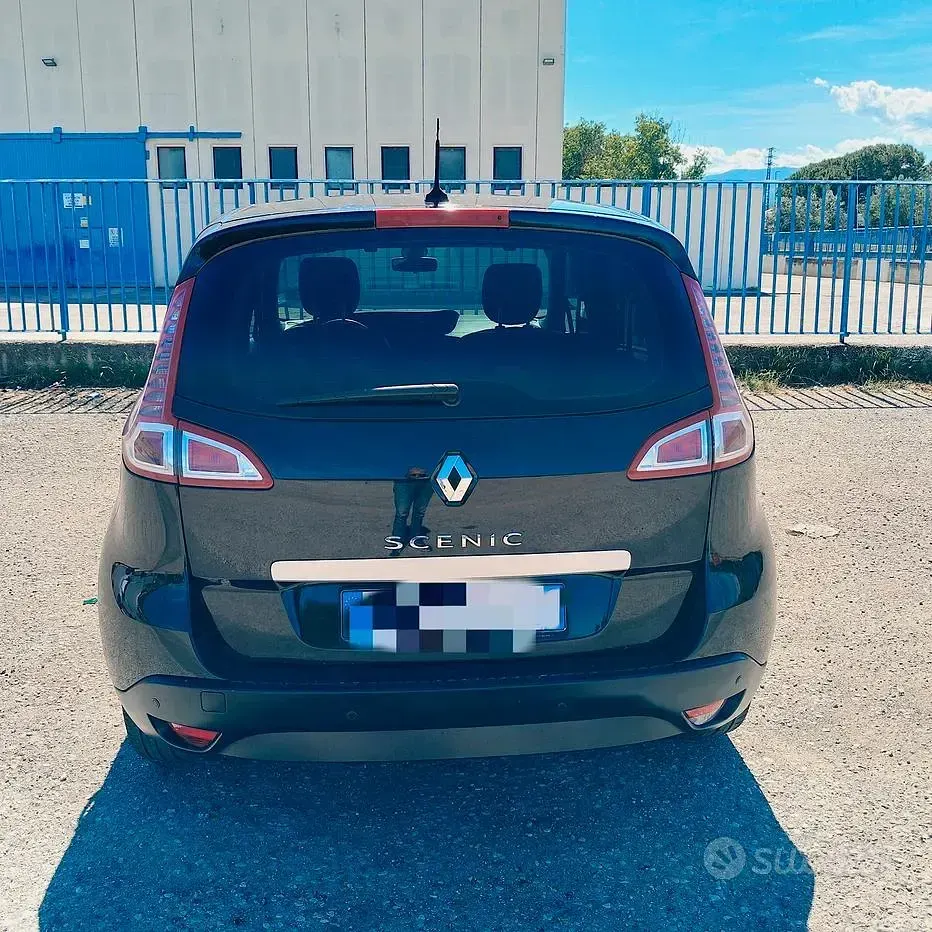 Usata Renault Scenic E-Tech 106 CV (77 kW) 2011 Nero Monovolume