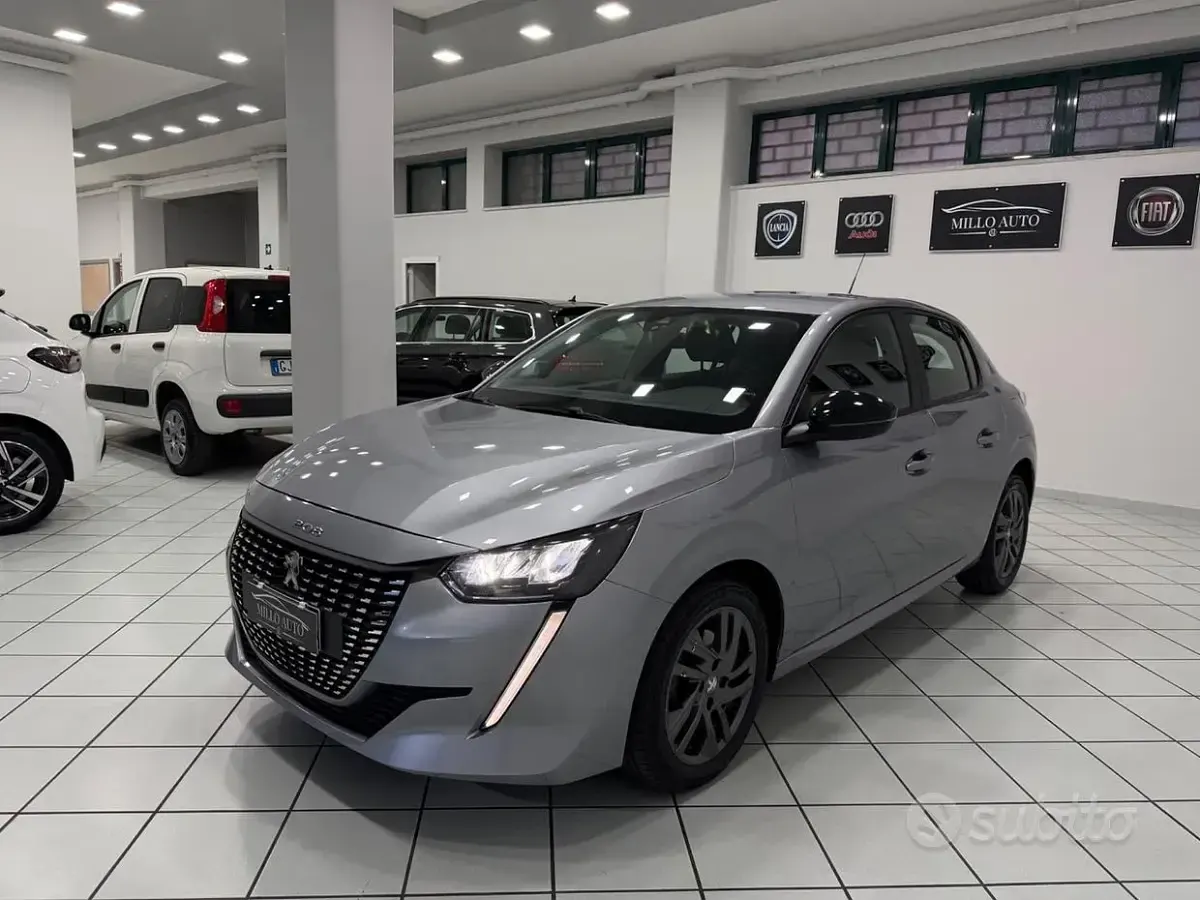Usata Peugeot 208 Allure 102 CV (75 kW) 2022 Grigio Utilitaria