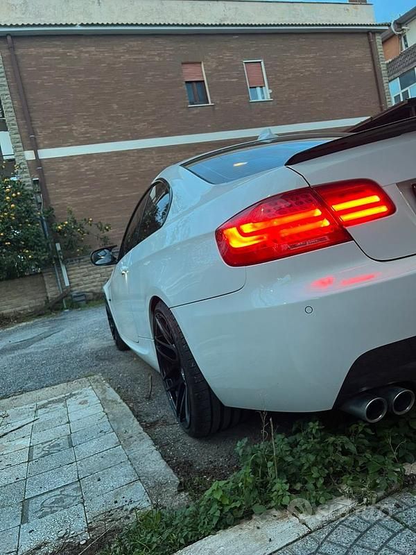 Usata BMW 330 Sport Line 245 CV (180 kW) 2009 Bianco Coupé