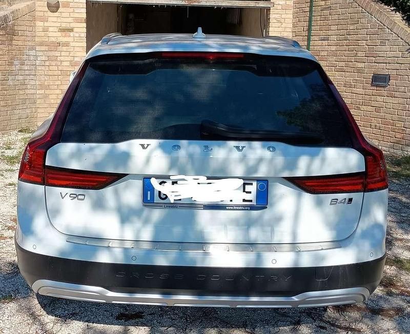 Usata Volvo V90 CC Business Edition 197 CV (144 kW) 2021 Bianco Station wagon