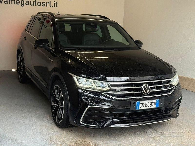 Usata VW Tiguan R-line 150 CV (110 kW) 2023 Nero SUV
