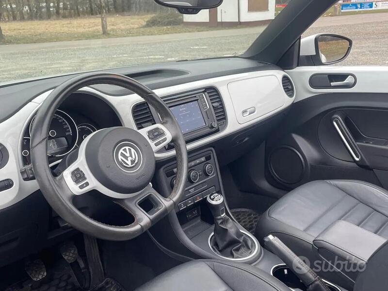 Usato 2015 VW Beetle 1.2 Benzin 105 CV (19.500 €)