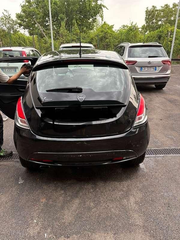 Usata Lancia Ypsilon Silver 95 CV (69 kW) 2016 Utilitaria
