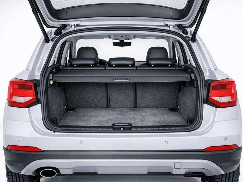 Usata Audi Q2 Admired 150 CV (110 kW) 2021 Argento SUV