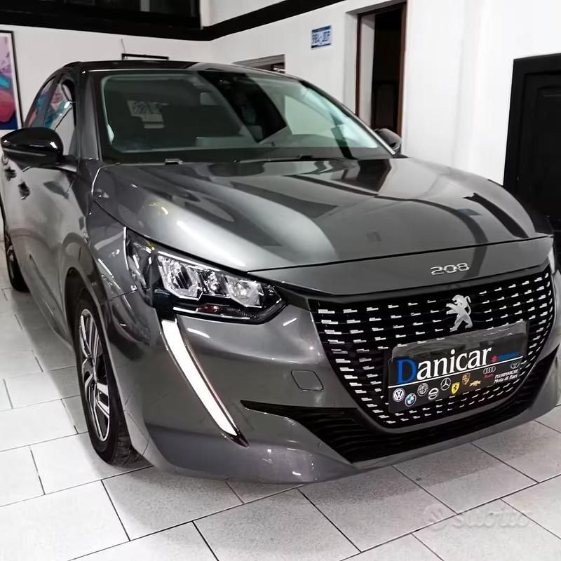 Usata Peugeot 208 Style 74 CV (54 kW) 2023 Grigio Utilitaria