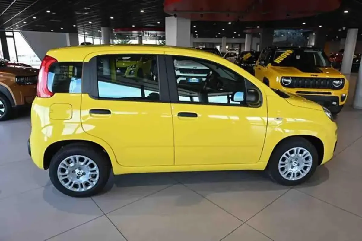 Nouvelle Fiat Panda Pop 69 ch (50 kW) 2025 Jaune Citadine