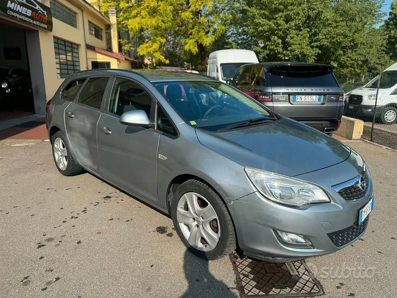 Usata Opel Astra 110 CV (80 kW) 2012 Grigio Station wagon