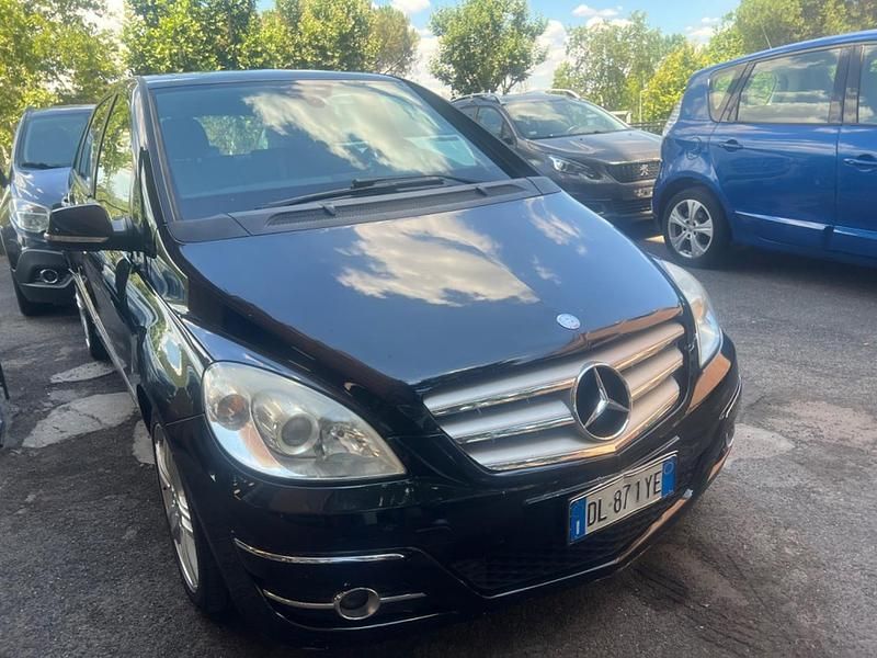 Usata Mercedes B200 140 CV (102 kW) 2009 Nero Monovolume