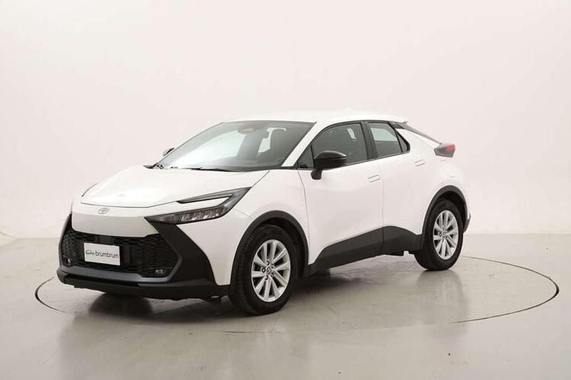 Usata Toyota C-HR Active 140 CV (102 kW) 2024 Bianco SUV