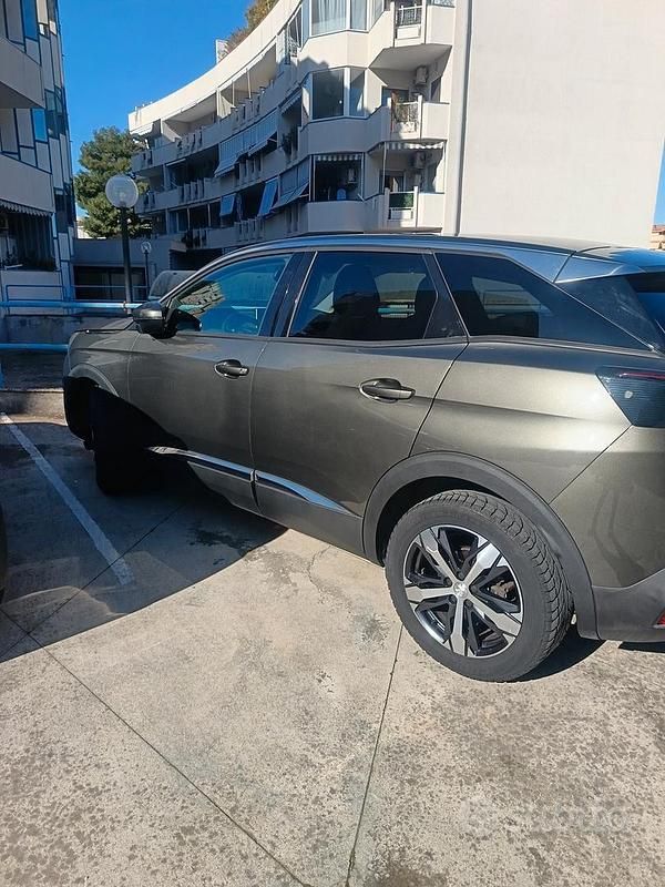 Usata Peugeot 3008 Allure 120 CV (88 kW) 2017 Grigio SUV