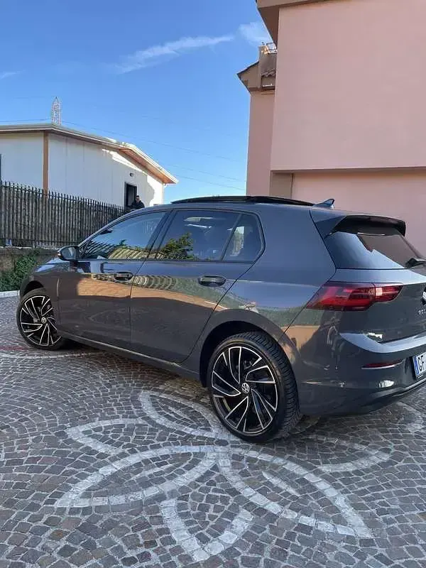 Usata VW Golf VIII Life 116 CV (85 kW) 2021 Berlina