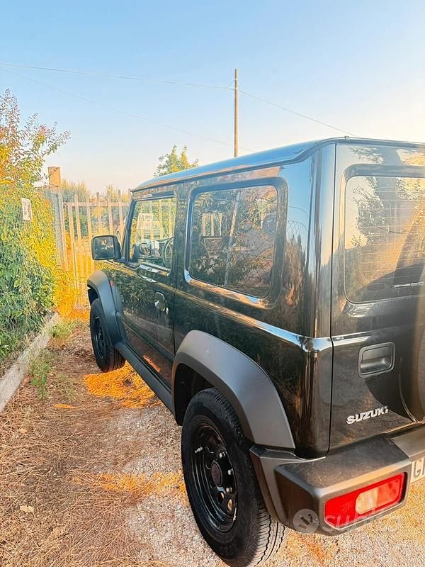 Usata Suzuki Jimny 102 CV (75 kW) 2023 Nero SUV
