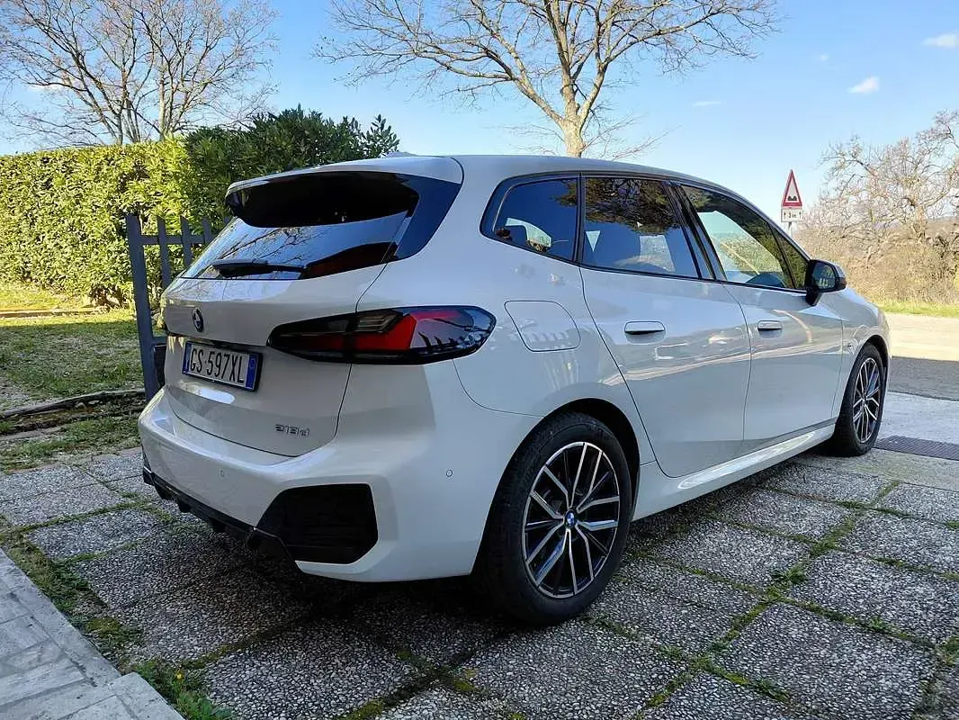Usata BMW 218 Active Tourer Luxury Line 150 CV (110 kW) 2024 Bianco Monovolume