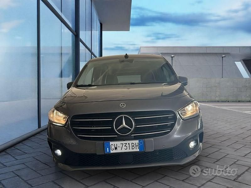 Usata Mercedes 180 116 CV (85 kW) 2024 Grigio Berlina