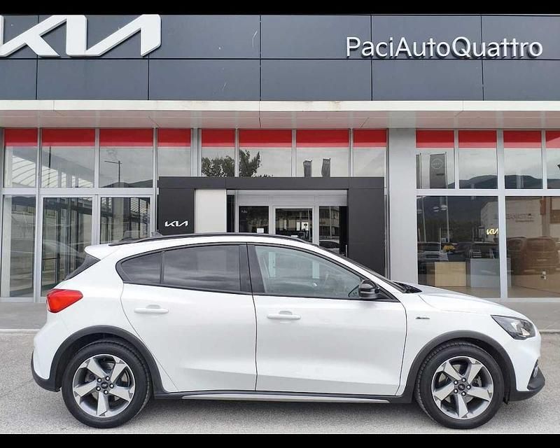 Usata Ford Focus Active 125 CV (91 kW) 2019 Bianco Berlina