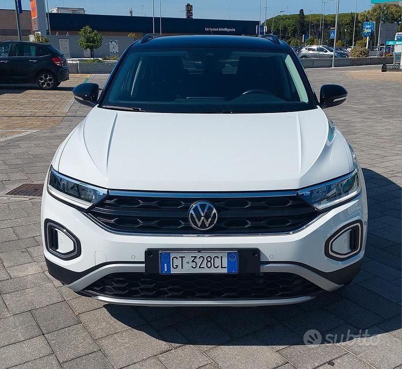 Usata VW T-Roc 116 CV (85 kW) 2024 Bianco SUV