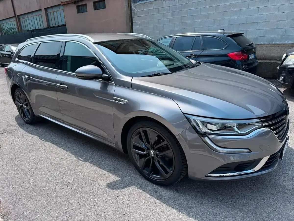 Usata Renault Talisman Intens 131 CV (96 kW) 2017 Grigio Station wagon