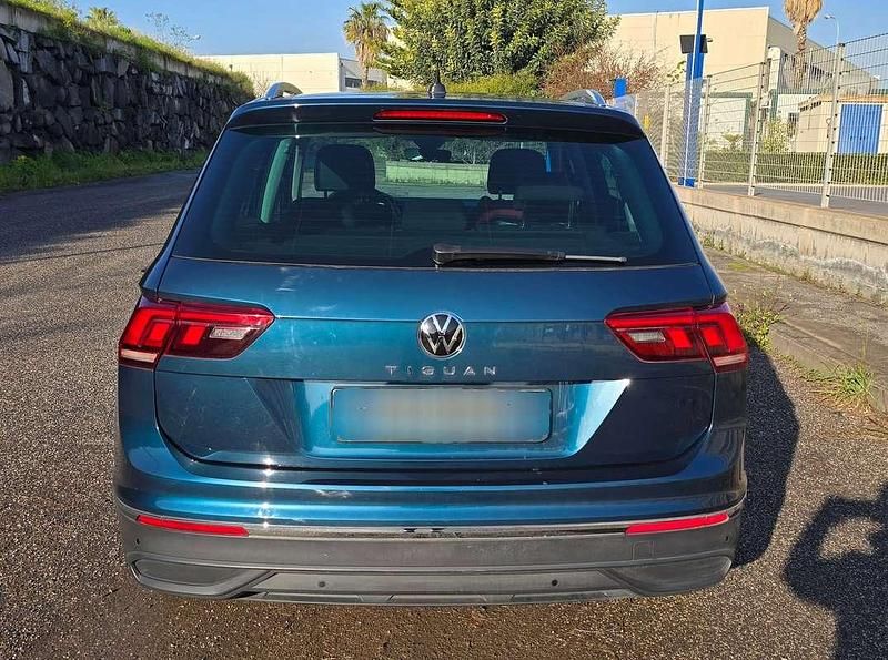 Usata VW Tiguan Life 150 CV (110 kW) 2023 Blu/azzurro SUV