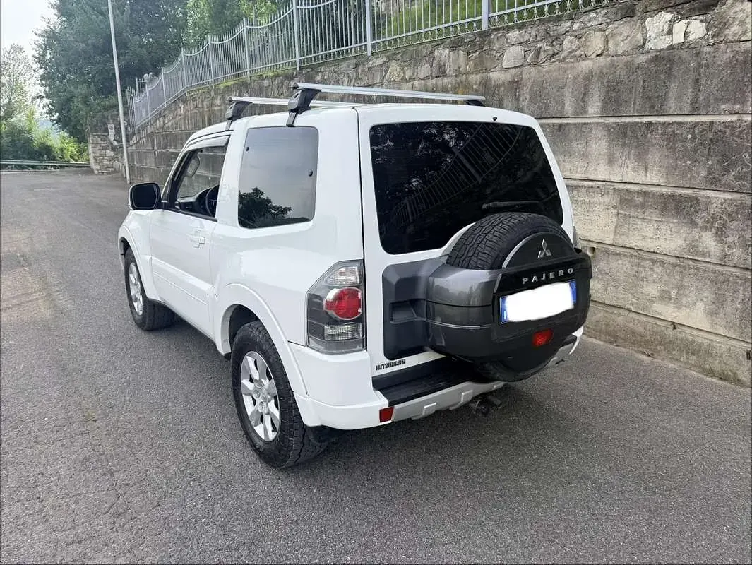 Usata Mitsubishi Pajero Instyle 200 CV (147 kW) 2016 SUV