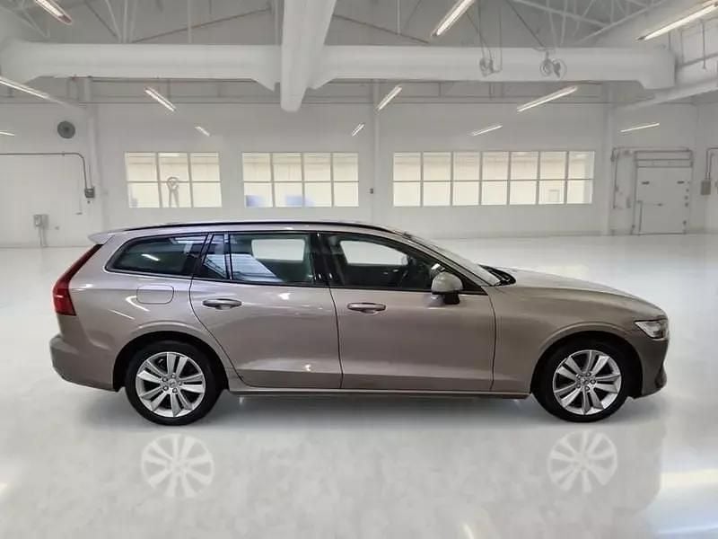 Usata Volvo V60 Business Edition 197 CV (144 kW) 2022 Grigio Station wagon