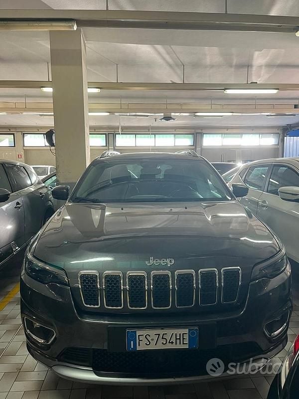 Usata Jeep Cherokee Overland 199 CV (146 kW) 2018 Grigio SUV