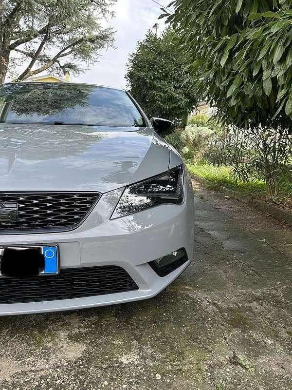 Usata Seat Leon Business 105 CV (77 kW) 2014 Grigio Berlina