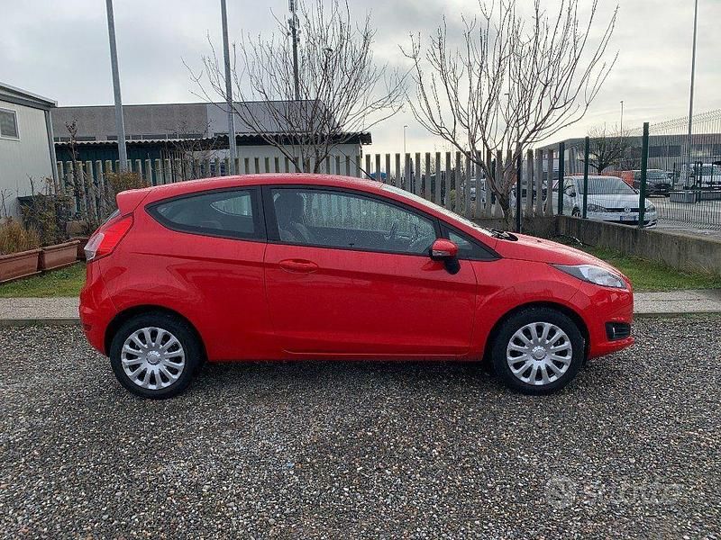 Usata Ford Fiesta 95 CV (69 kW) 2016 Rosso Utilitaria