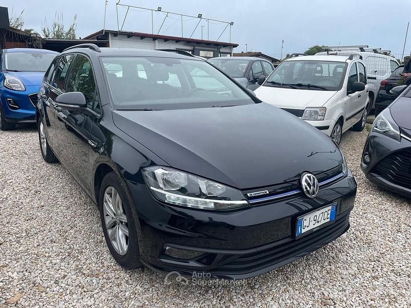 Usata VW Golf VIII Business 131 CV (96 kW) 2021 Nero Station wagon