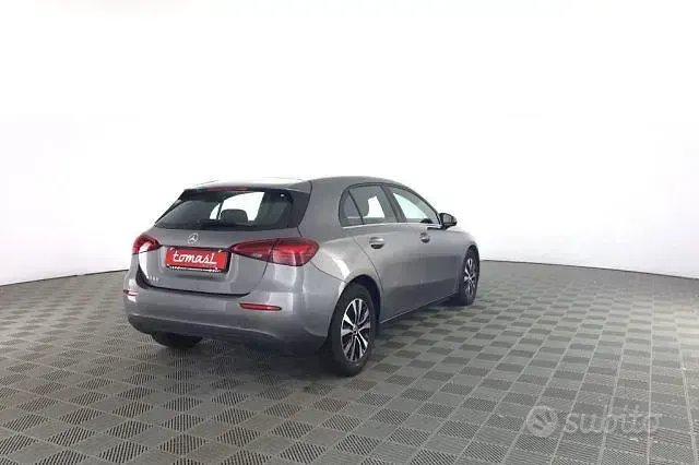 Usata Mercedes A180 Executive 136 CV (100 kW) 2023 Grigio Berlina