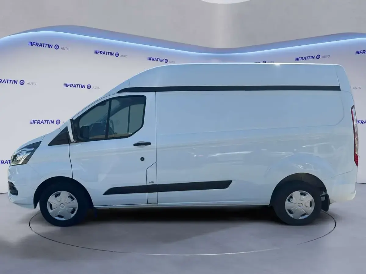 Usata Ford Transit Custom Trend 131 CV (96 kW) 2022 Frozen white [73w]  pastello Furgone