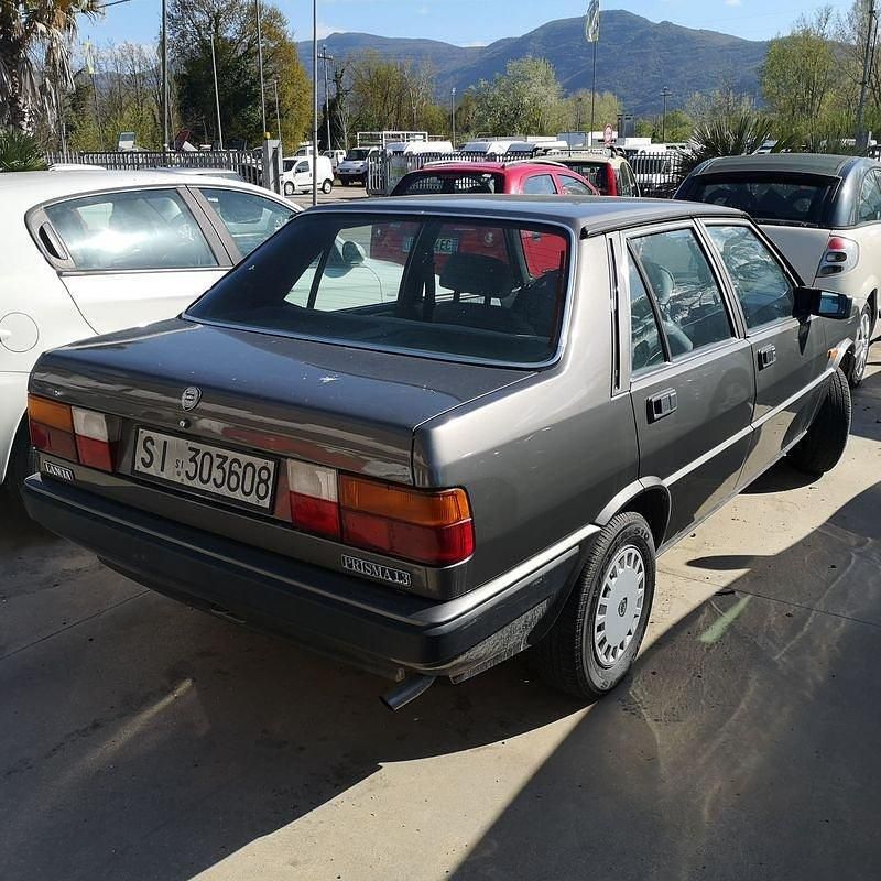 Usata Lancia Prisma 77 CV (56 kW) 1987 Nessuno Berlina