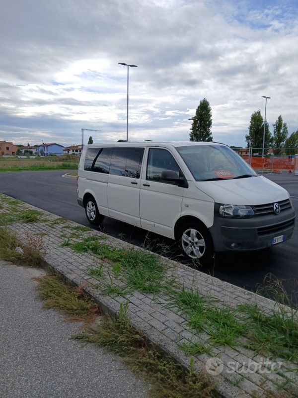 Usata 2011 VW Caravelle Monovolume | 18.500 € (Buon prezzo) - Immagine 1/4