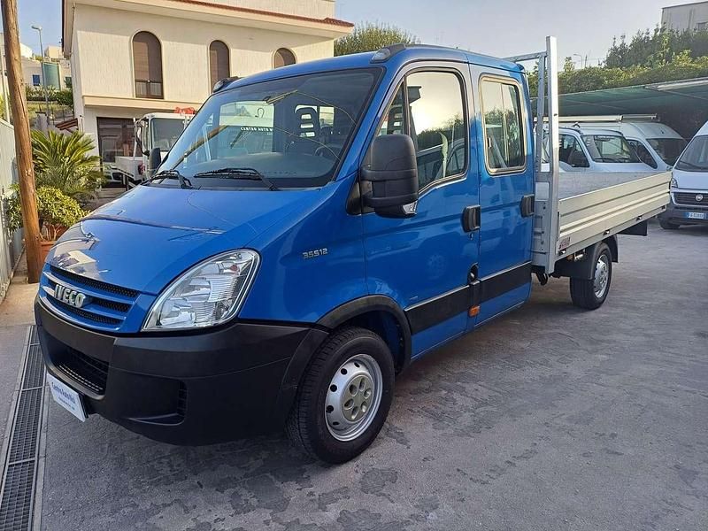 Usata Iveco 35.12 120 CV (88 kW) 2009 Blu/azzurro Furgone