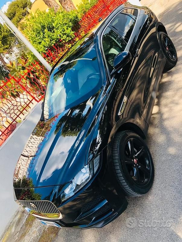 Usata Jaguar F-Pace Prestige 180 CV (132 kW) 2017 Nero SUV