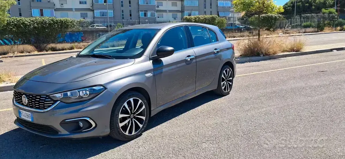 Usata Fiat Tipo Business 120 CV (88 kW) 2017 Grigio Berlina