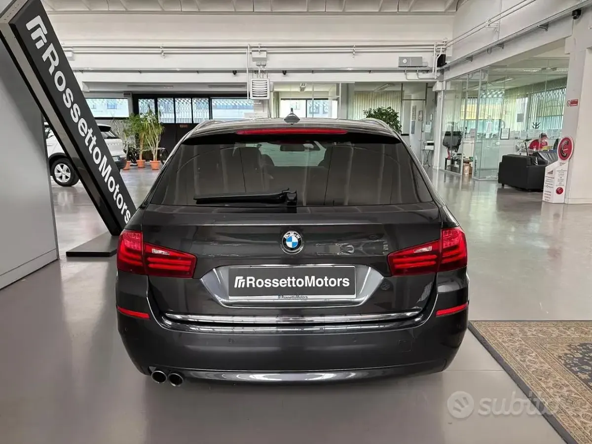 Usata BMW 520 Luxury Line 190 CV (139 kW) 2017 Grigio Station wagon