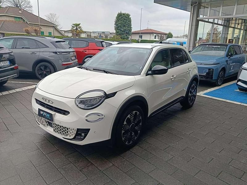 Usata Fiat 600 La Prima 101 CV (74 kW) 2025 Bianco pastello SUV