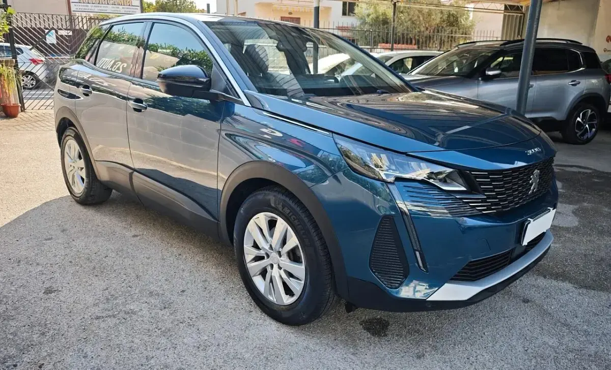 Usata Peugeot 3008 130 CV (95 kW) 2022 Verde SUV