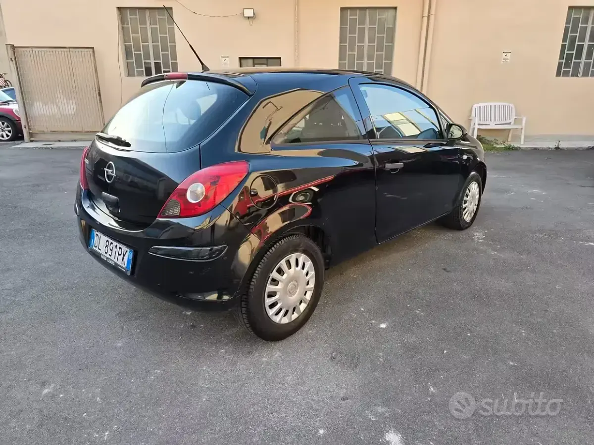 Usata Opel Corsa Club 60 CV (44 kW) 2008 Nero Utilitaria