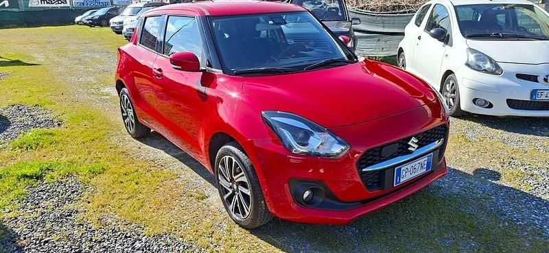 Usata Suzuki Swift 83 CV (61 kW) 2023 Rosso Utilitaria