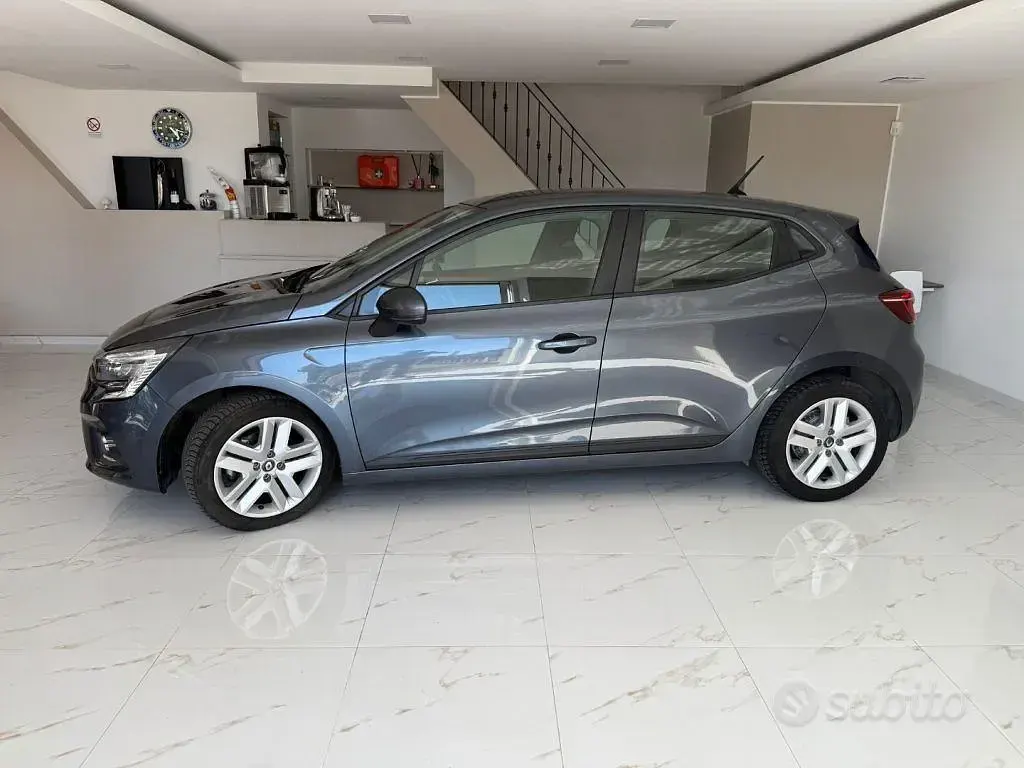 Usata Renault Clio V Evolution 101 CV (74 kW) 2022 Grigio(met.) Berlina