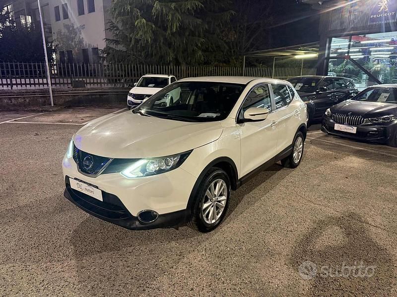 Usata Nissan Qashqai N-Connecta 110 CV (80 kW) 2016 Bianco(met.) SUV