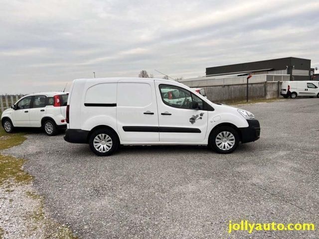 Usata Citroën Berlingo 49 kW (67 CV) 2019 Bianco / pastello Monovolume