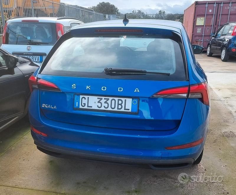 Usata Skoda Scala Ambition 95 CV (69 kW) 2020 Blu Utilitaria