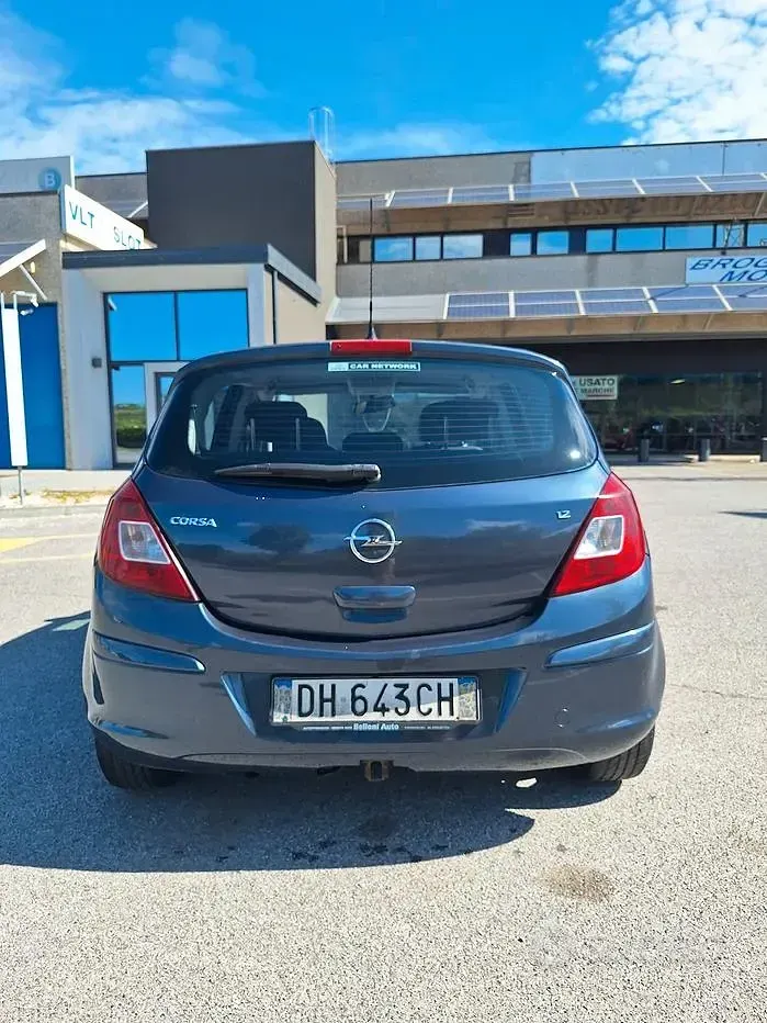 Usata Opel Corsa 80 CV (58 kW) 2007 Blu Utilitaria